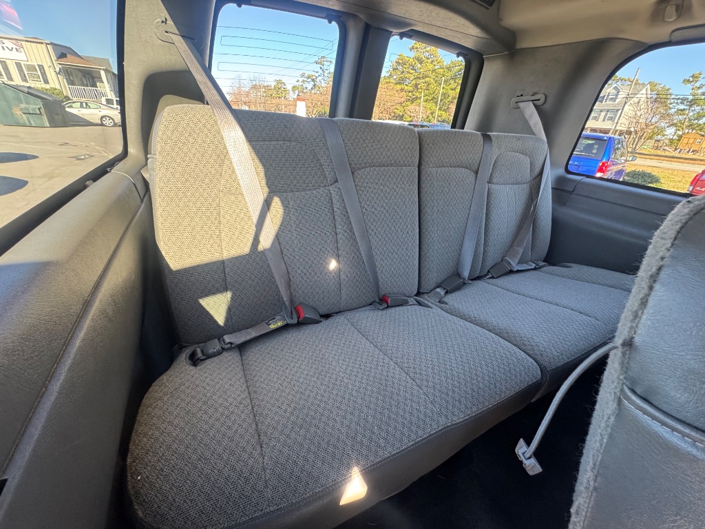 2015 Chevrolet Express - $22,999