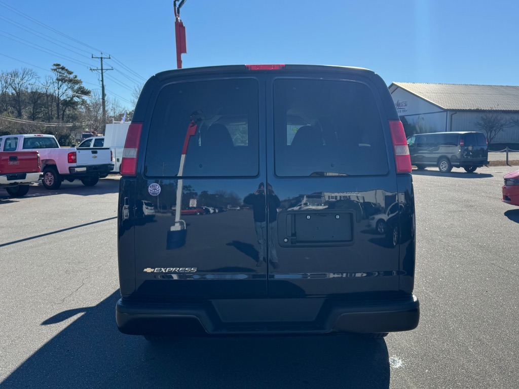 2015 Chevrolet Express - $22,999