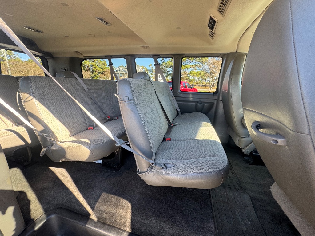 2015 Chevrolet Express - $22,999
