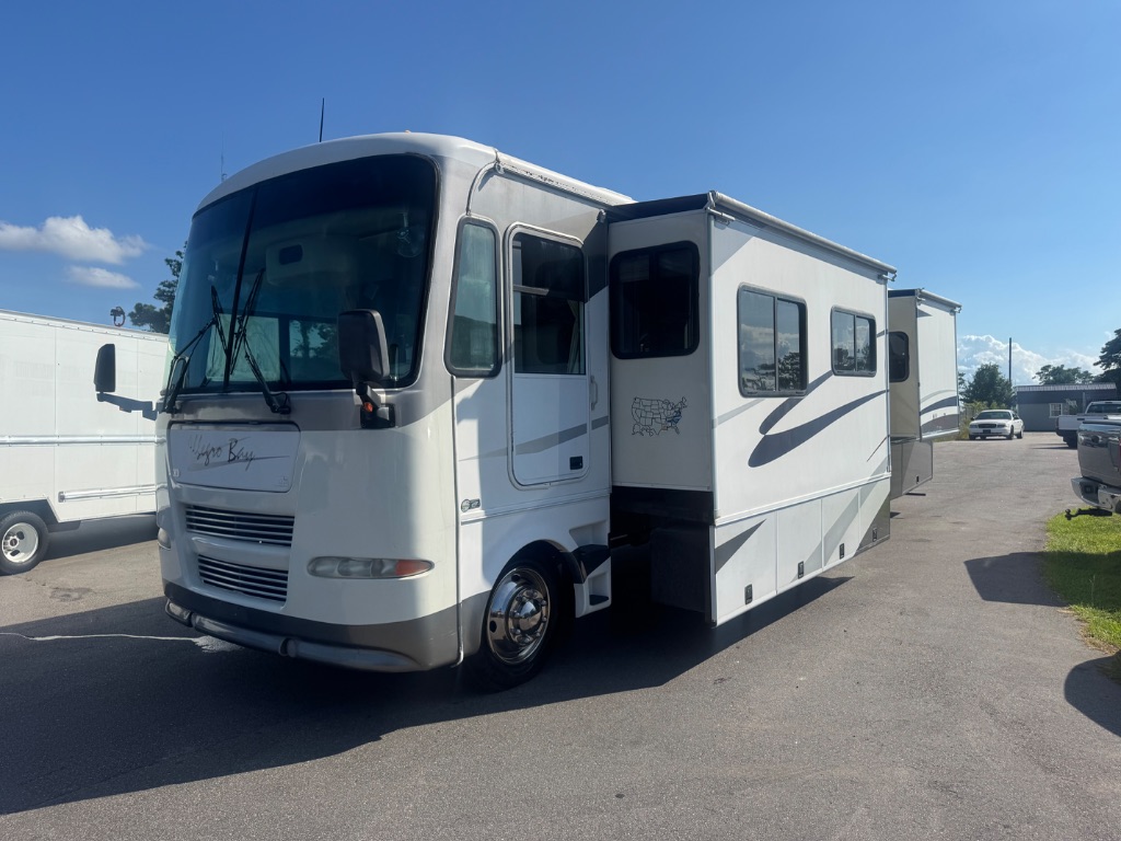 2004 Workhorse W22 - $14,877