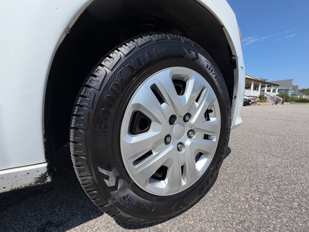 2014 Dodge Grand Caravan - $11,750