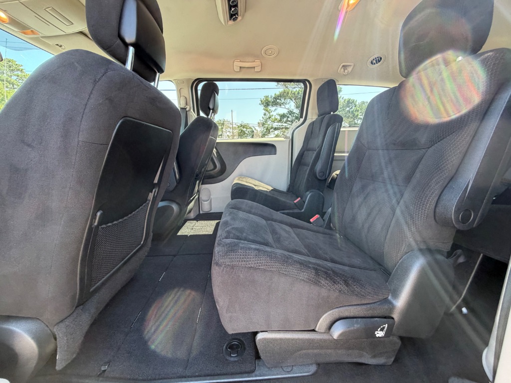 2014 Dodge Grand Caravan - $11,750