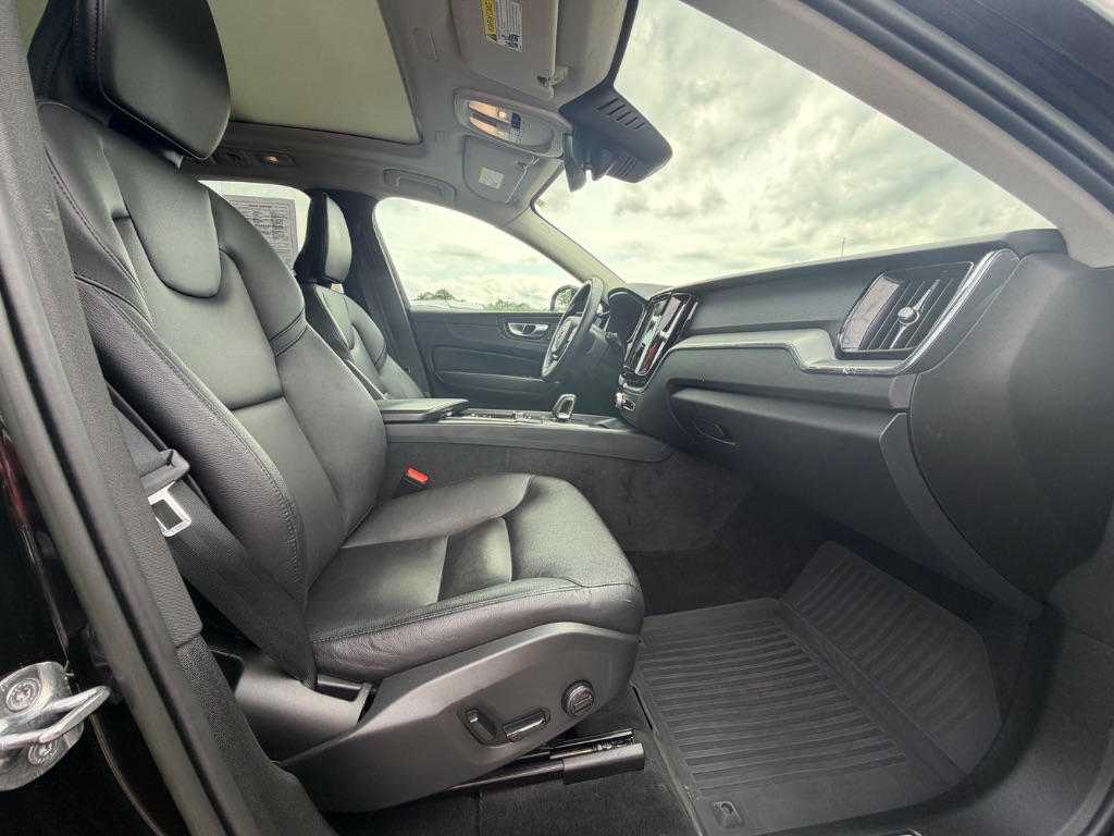 2023 Volvo XC60 - $23,189