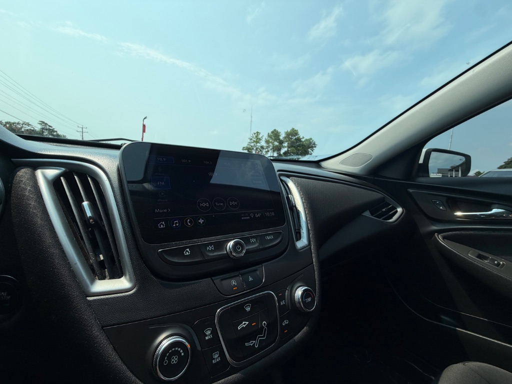 2023 Chevrolet Malibu - $17,327