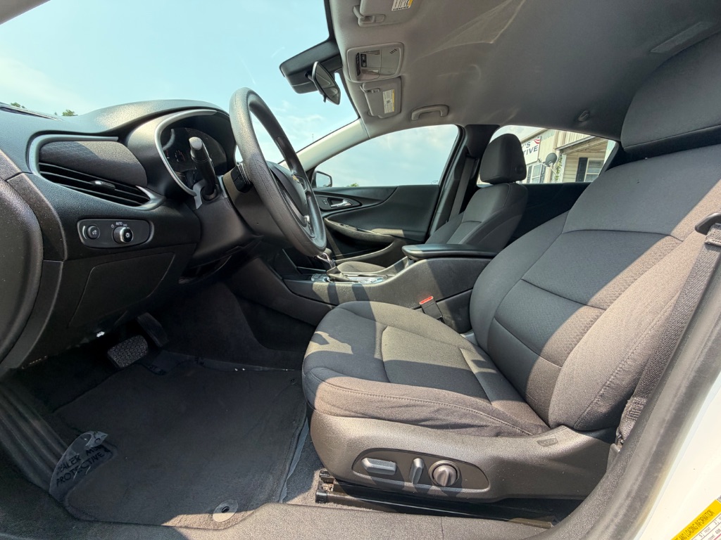 2023 Chevrolet Malibu - $17,327