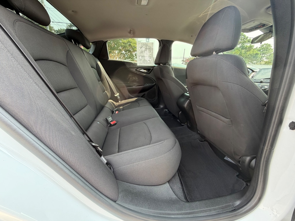 2023 Chevrolet Malibu - $17,327