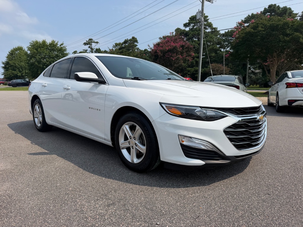 2023 Chevrolet Malibu - $17,327