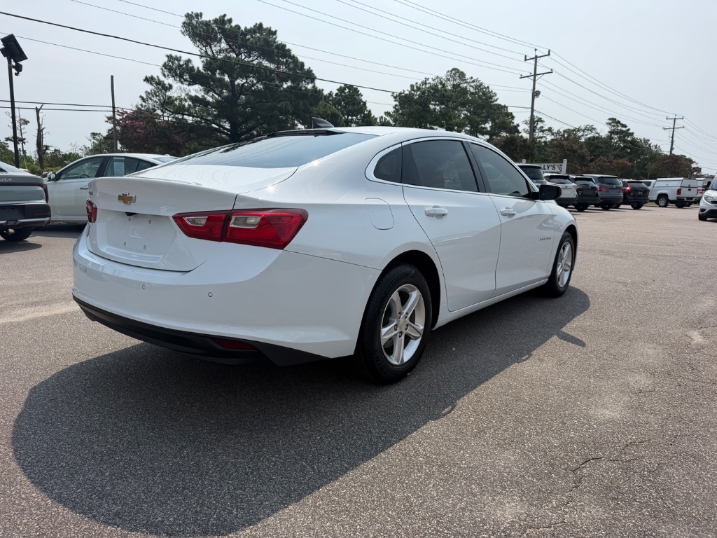 2023 Chevrolet Malibu - $17,327