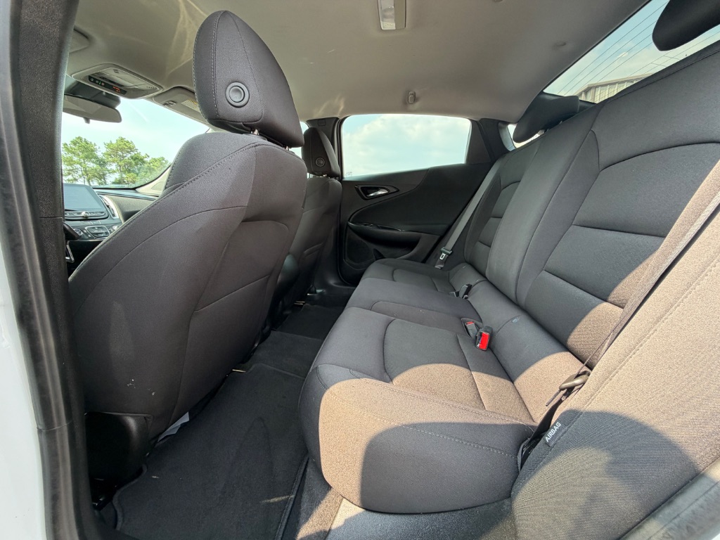 2023 Chevrolet Malibu - $17,327