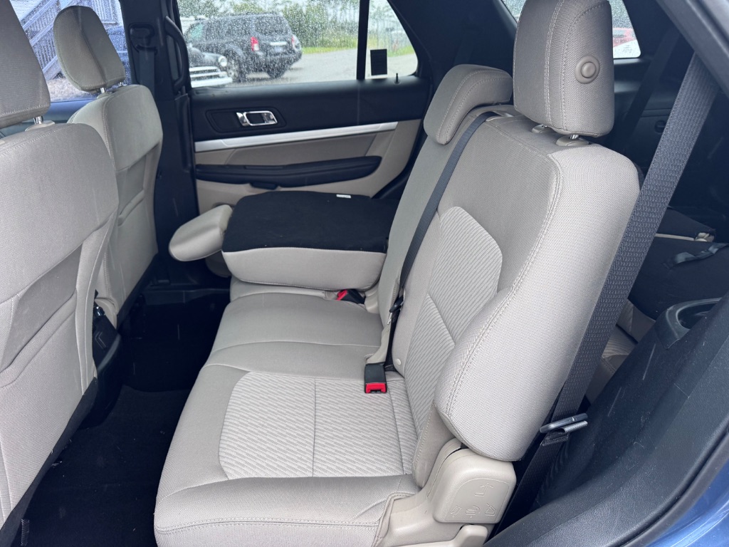 2018 Ford Explorer - $15,990