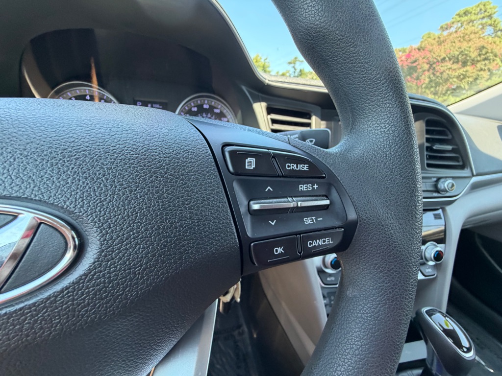 2020 Hyundai Elantra - $17,107