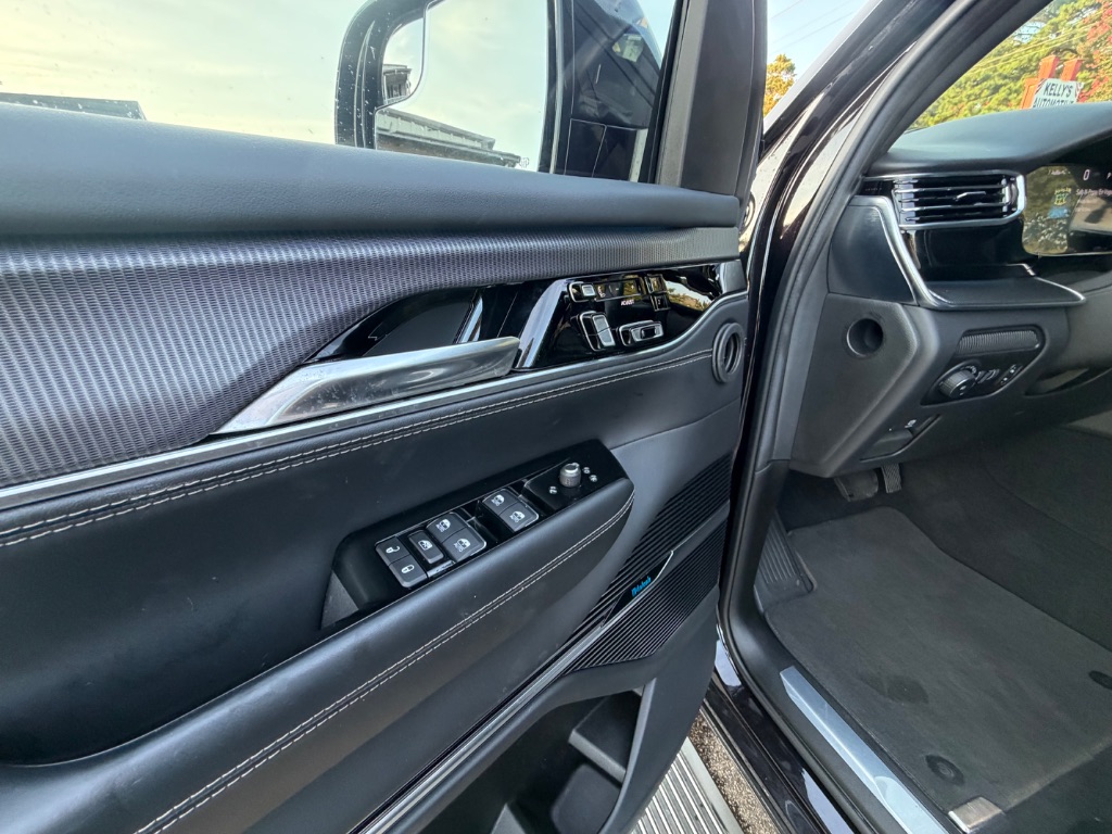 2023 Jeep Grand Wagoneer - $52,999