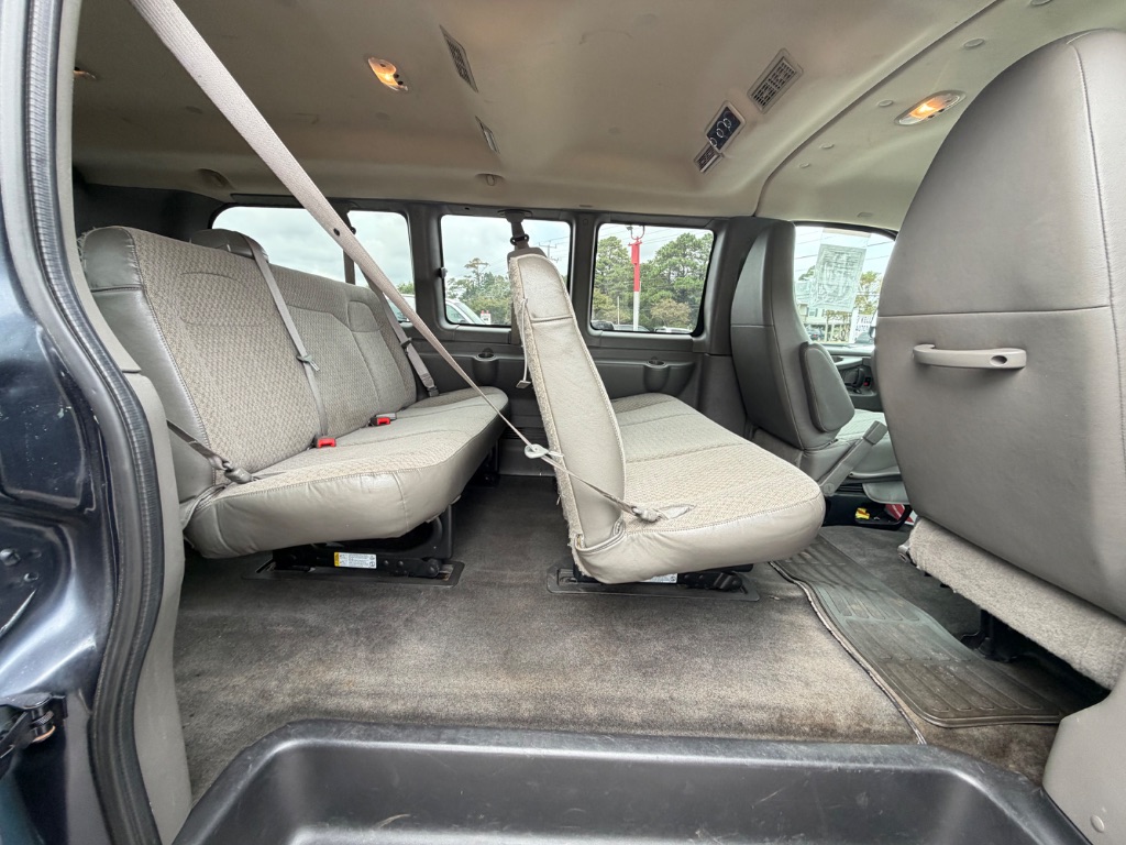 2015 Chevrolet Express - $24,998