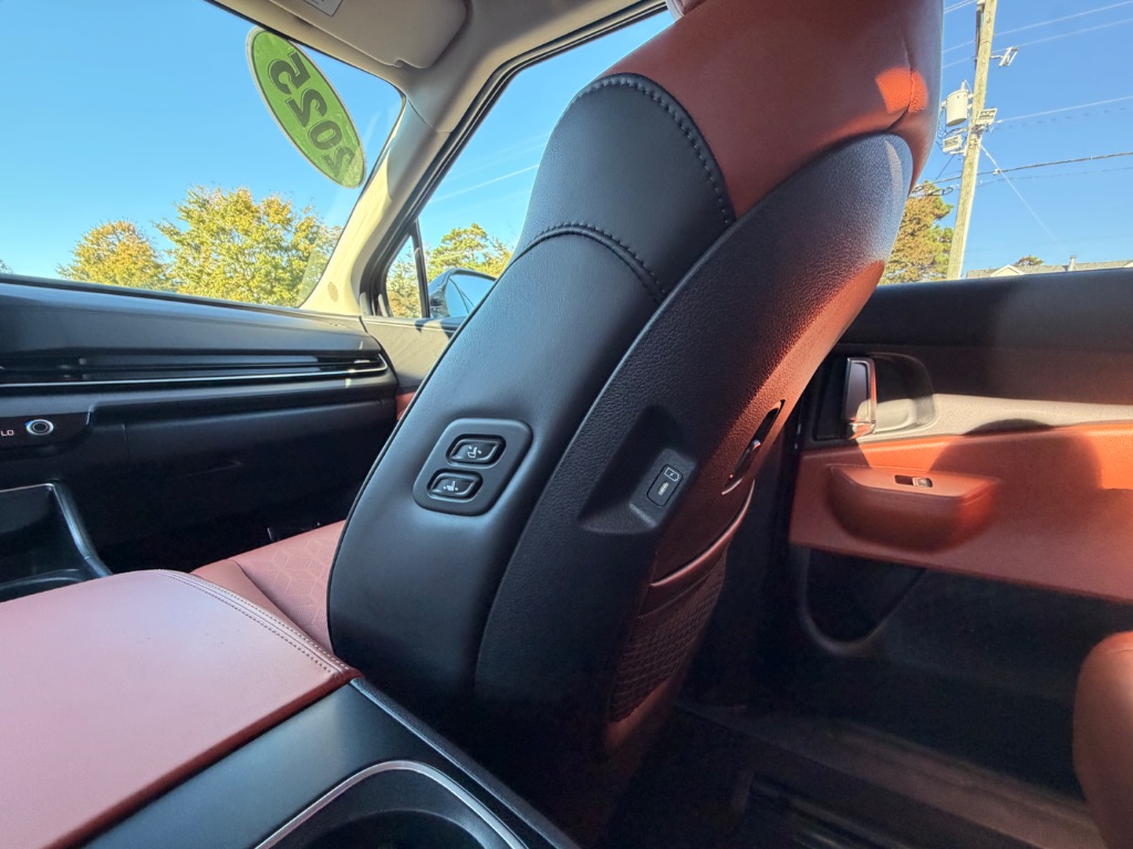 2025 Kia Carnival - $33,995