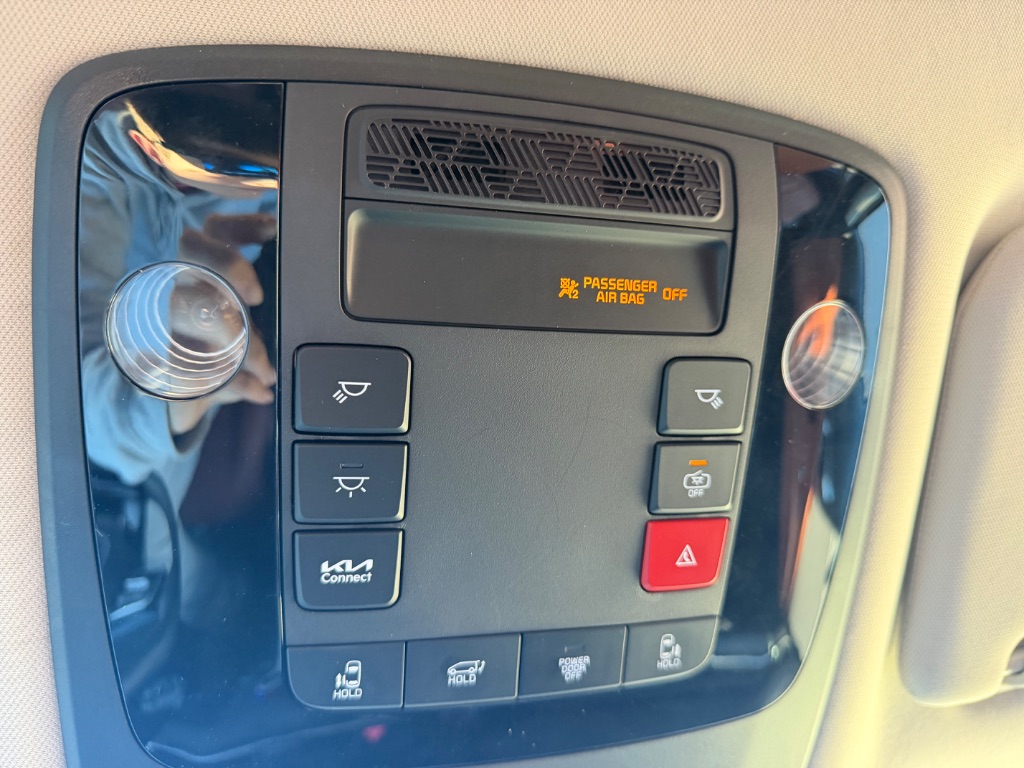 2025 Kia Carnival - $33,995