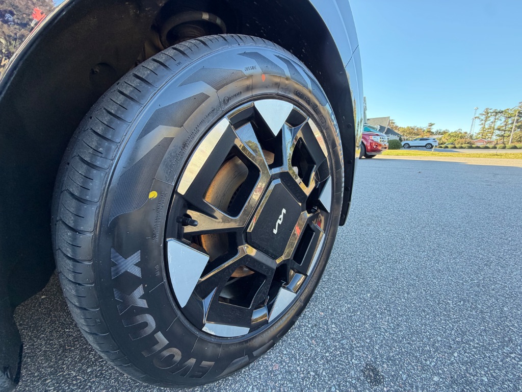 2025 Kia Carnival - $33,995