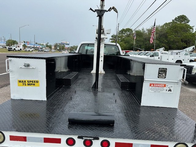 2003 Ford F-550 - $25,900
