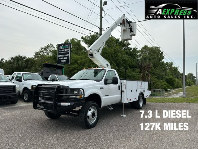 2003 Ford F-550 - $25,900