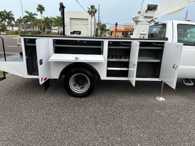 2003 Ford F-550 - $25,900