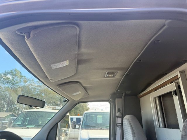 2000 Ford E-450 - $17,900