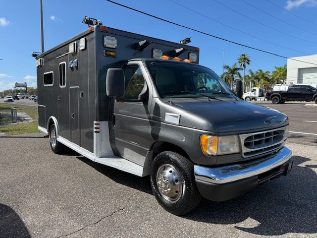 2000 Ford E-450 - $17,900