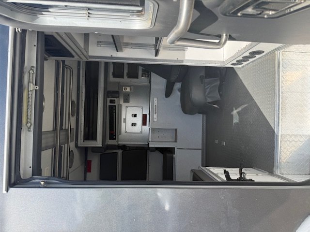 2000 Ford E-450 - $17,900