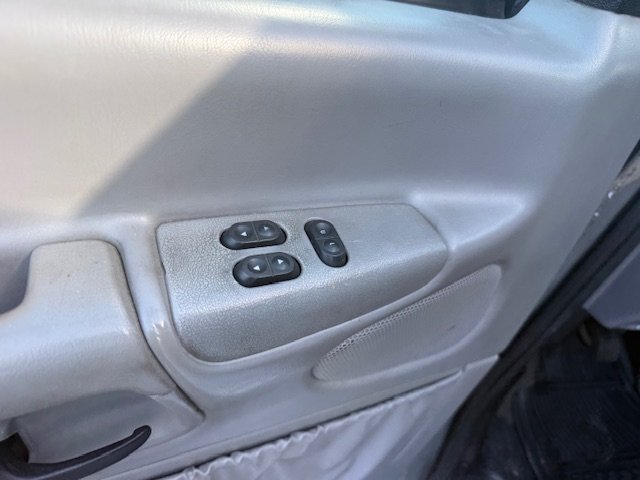 2000 Ford E-450 - $17,900