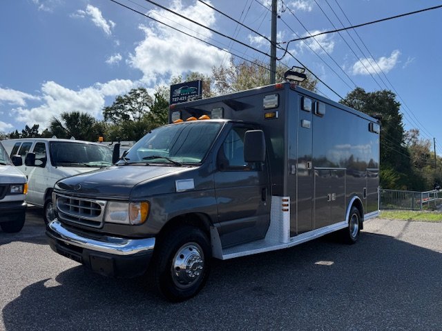 2000 Ford E-450 - $17,900