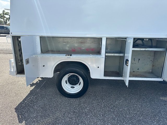 2011 Ford F-450 - $21,900