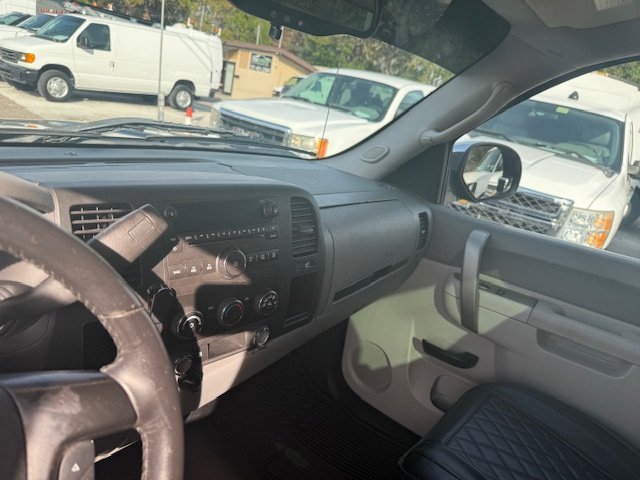 2011 Chevrolet Silverado 1500 - $9,900