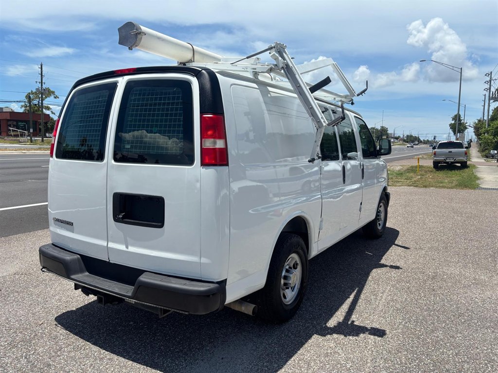 2015 Chevrolet Express - $13,900