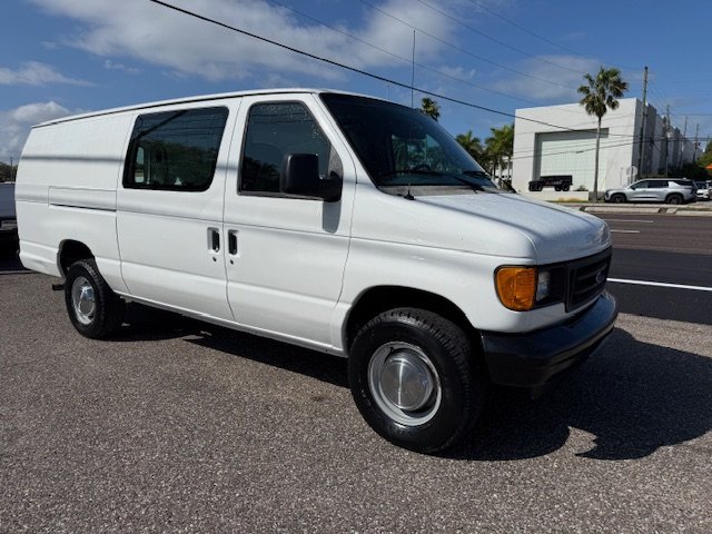 2006 Ford E-350 - $10,900