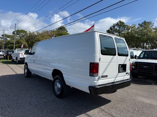 2006 Ford E-350 - $10,900