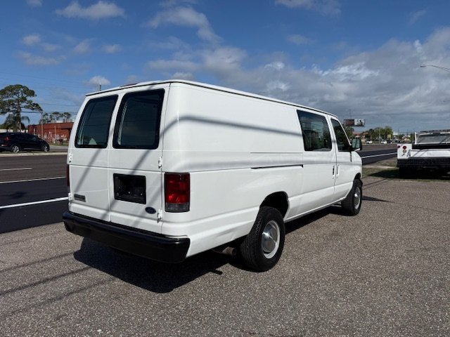2006 Ford E-350 - $10,900