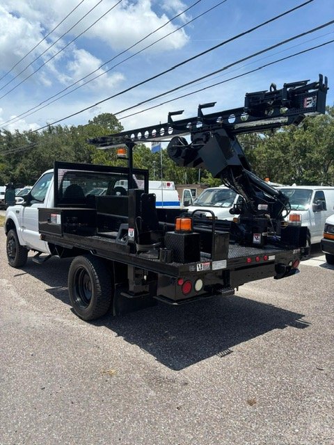 2004 Ford F-550 Super Duty - $21,900