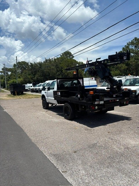 2004 Ford F-550 Super Duty - $21,900