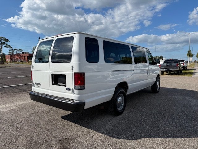 2006 Ford E-350 Super Duty - $14,900