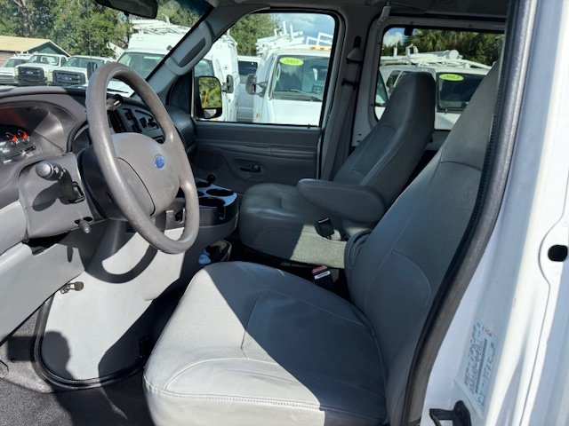2006 Ford E-350 Super Duty - $14,900