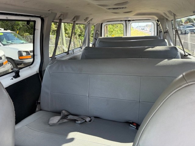 2006 Ford E-350 Super Duty - $14,900