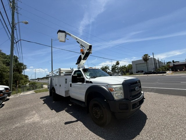 2013 Ford F-450 - $22,900