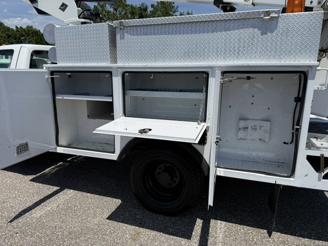 2013 Ford F-450 - $22,900