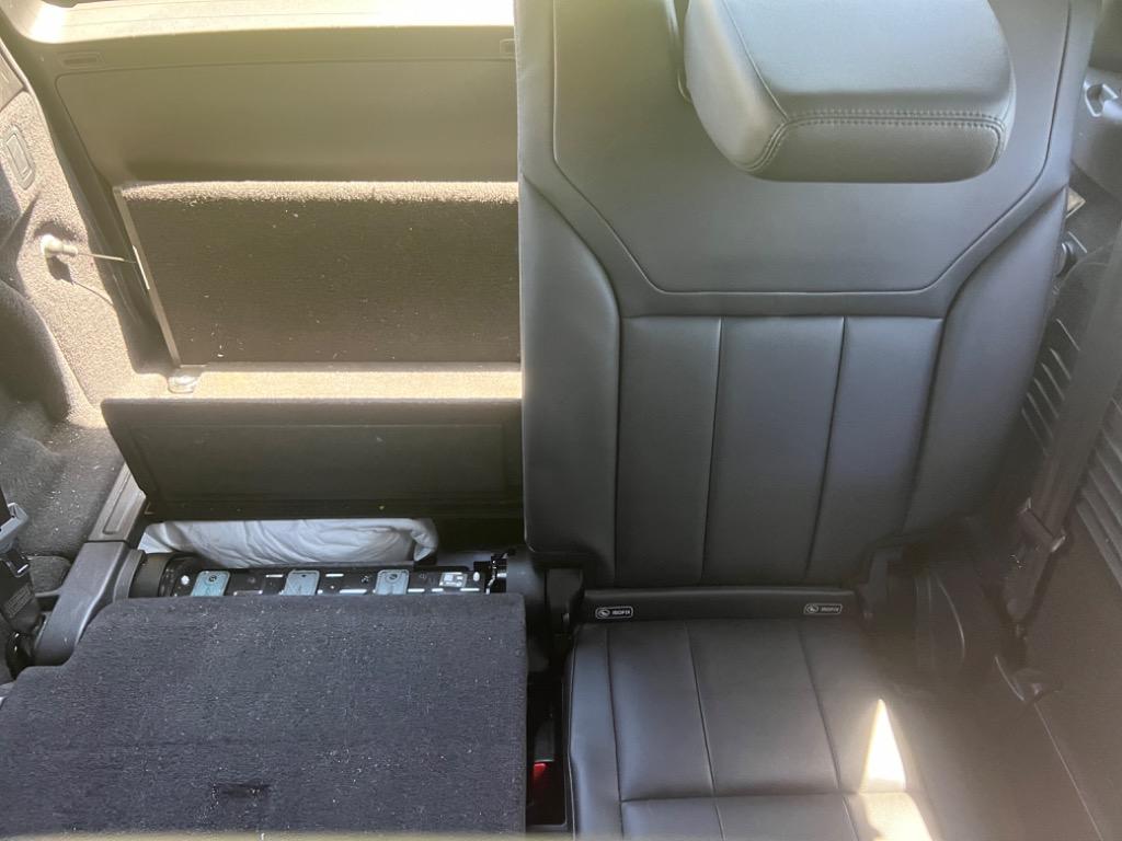 2018 Land Rover Discovery HSE photo