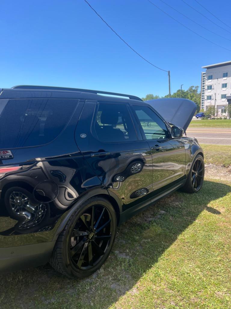 2018 Land Rover Discovery HSE photo