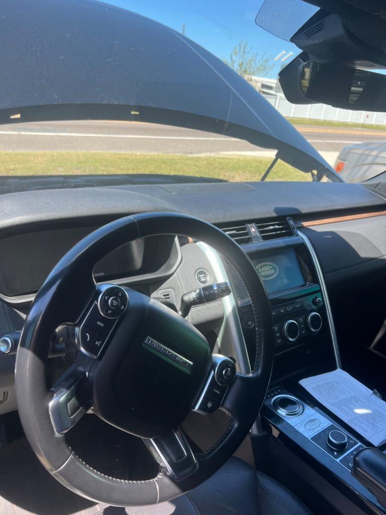 2018 Land Rover Discovery HSE photo