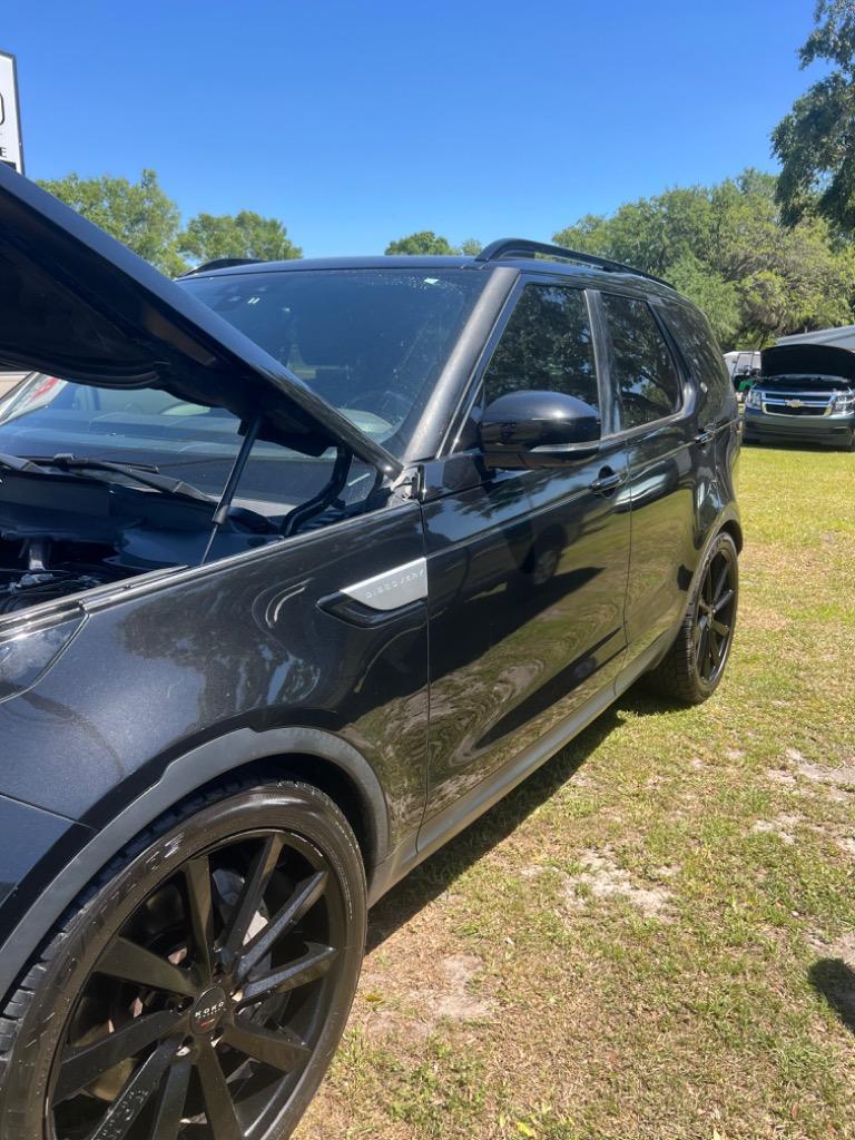 2018 Land Rover Discovery HSE photo