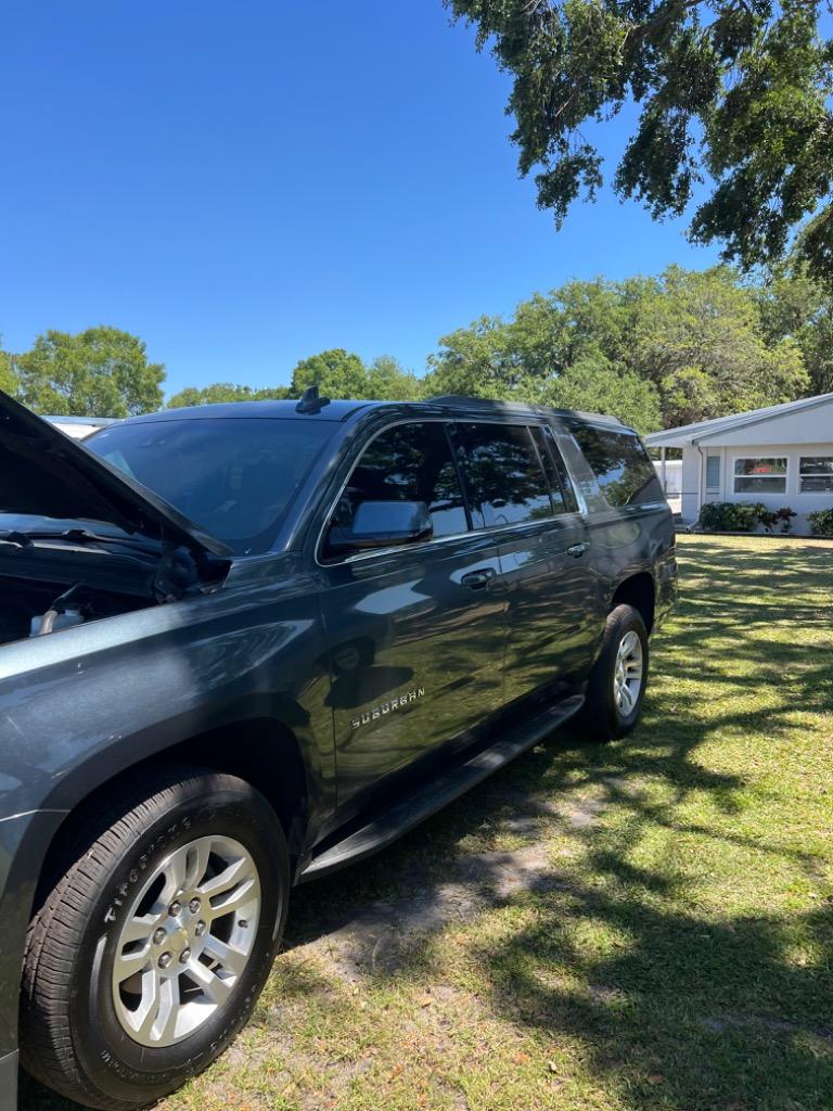 2019 Chevrolet Suburban 1500 LT photo