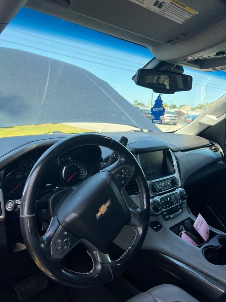 2019 Chevrolet Suburban 1500 LT photo