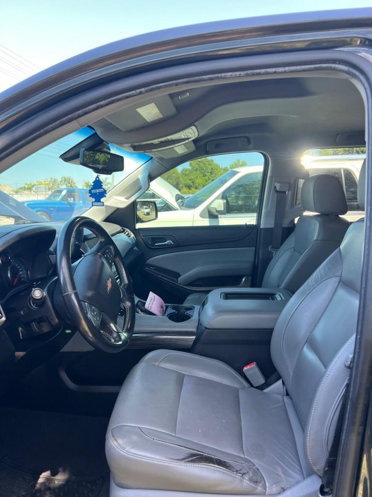 2019 Chevrolet Suburban 1500 LT photo