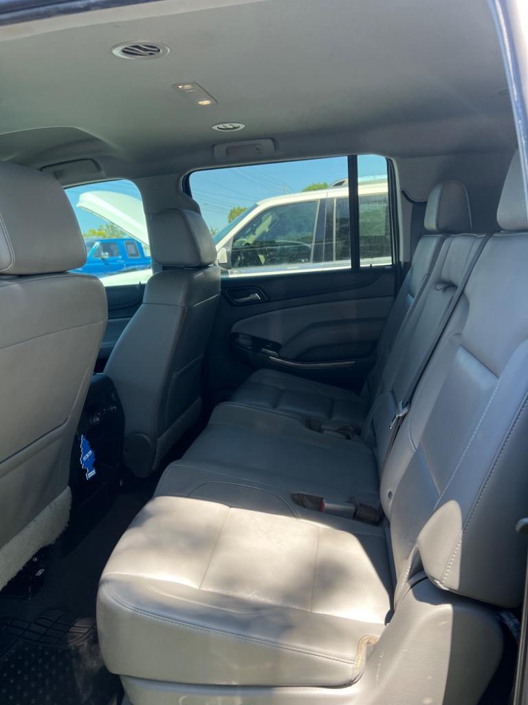 2019 Chevrolet Suburban 1500 LT photo