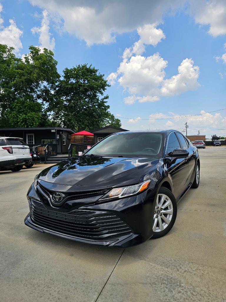 2020 Toyota Camry - $19,900